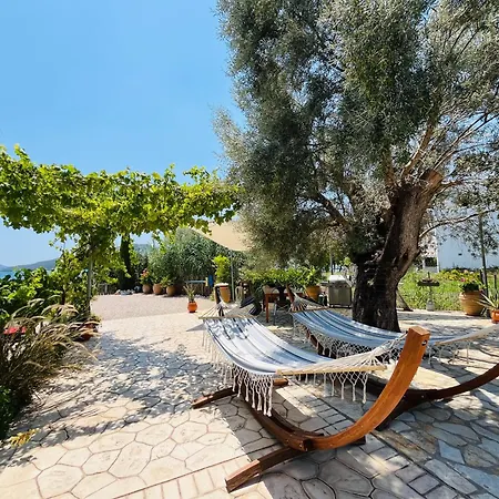 The Villa, Perigiali - Luxury Beachfront ヴィラ ニドリ