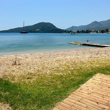 The Villa, Perigiali - Luxury Beachfront ニドリ