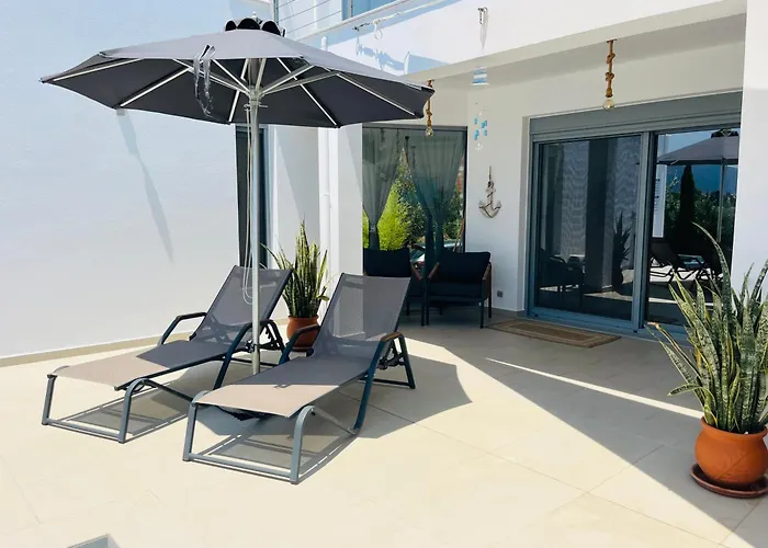The Villa, Perigiali - Luxury Beachfront Nydri (Lefkada)