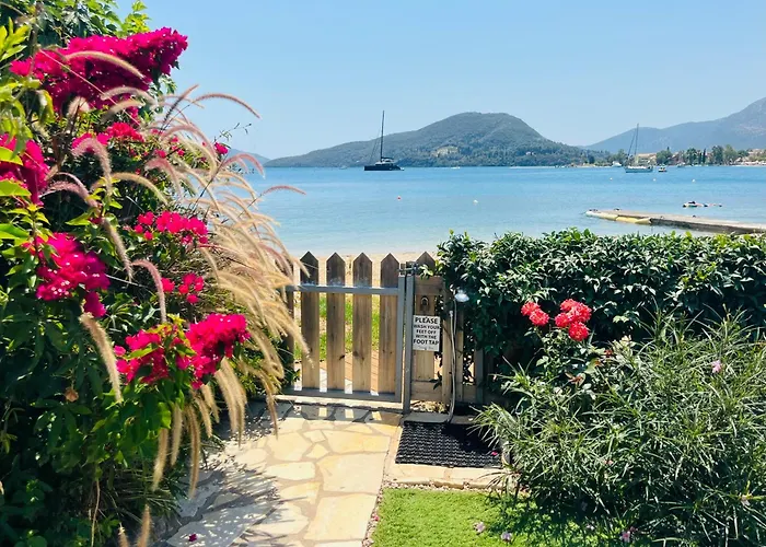 The Villa, Perigiali - Luxury Beachfront * Nydri (Lefkada)