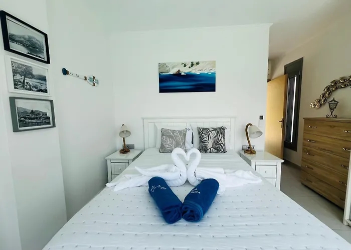 The Villa, Perigiali - Luxury Beachfront Villa *